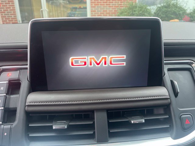 Used 2022 GMC Yukon SLT w/ SLT Premium Package RWD image 11