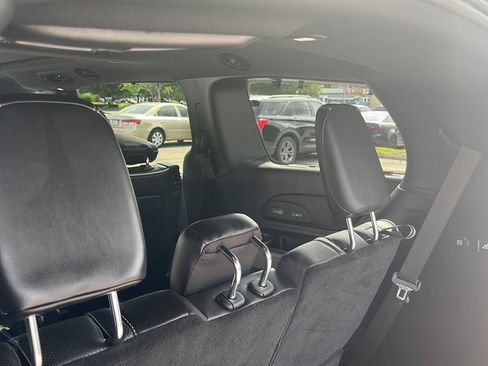 Used 2023 Chrysler Pacifica Limited w/ Uconnect Theater Family Group AWD/4WD image 13