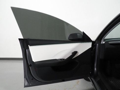 Used 2025 Tesla Model 3 Long Range image 57