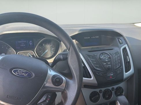 Used 2013 Ford Focus SE FWD image 12
