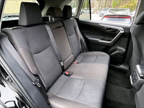 Certified 2025 Toyota RAV4 LE image 19