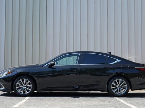 Used 2021 Lexus ES 300h w/ Accessory Package 2 FWD image 8