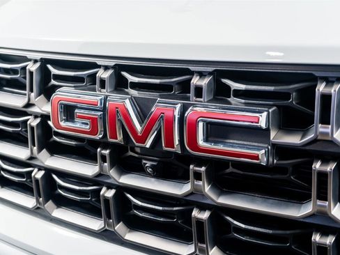 Used 2025 GMC Canyon AT4 w/ AT4X Package image 24