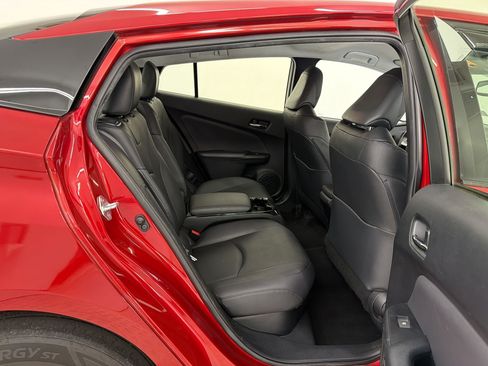 Used 2017 Toyota Prius Prime Advanced FWD image 30