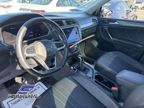 Used 2023 Volkswagen Tiguan SE image 17
