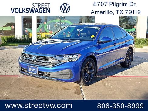 Certified 2022 Volkswagen Jetta SE w/ Panoramic Sunroof Package image 1