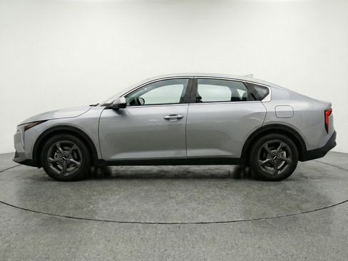 Used 2025 Kia K4 LXS image 5