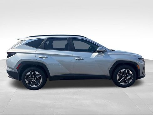 Used 2025 Hyundai Tucson SEL FWD image 6
