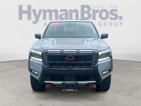 Certified 2025 Nissan Frontier PRO-4X w/ Pro Premium Package AWD/4WD image 9