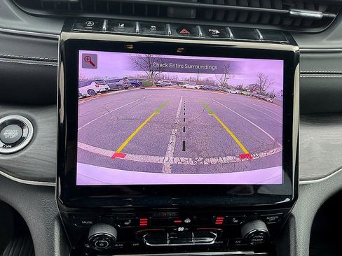 Used 2021 Jeep Grand Cherokee L Limited image 17