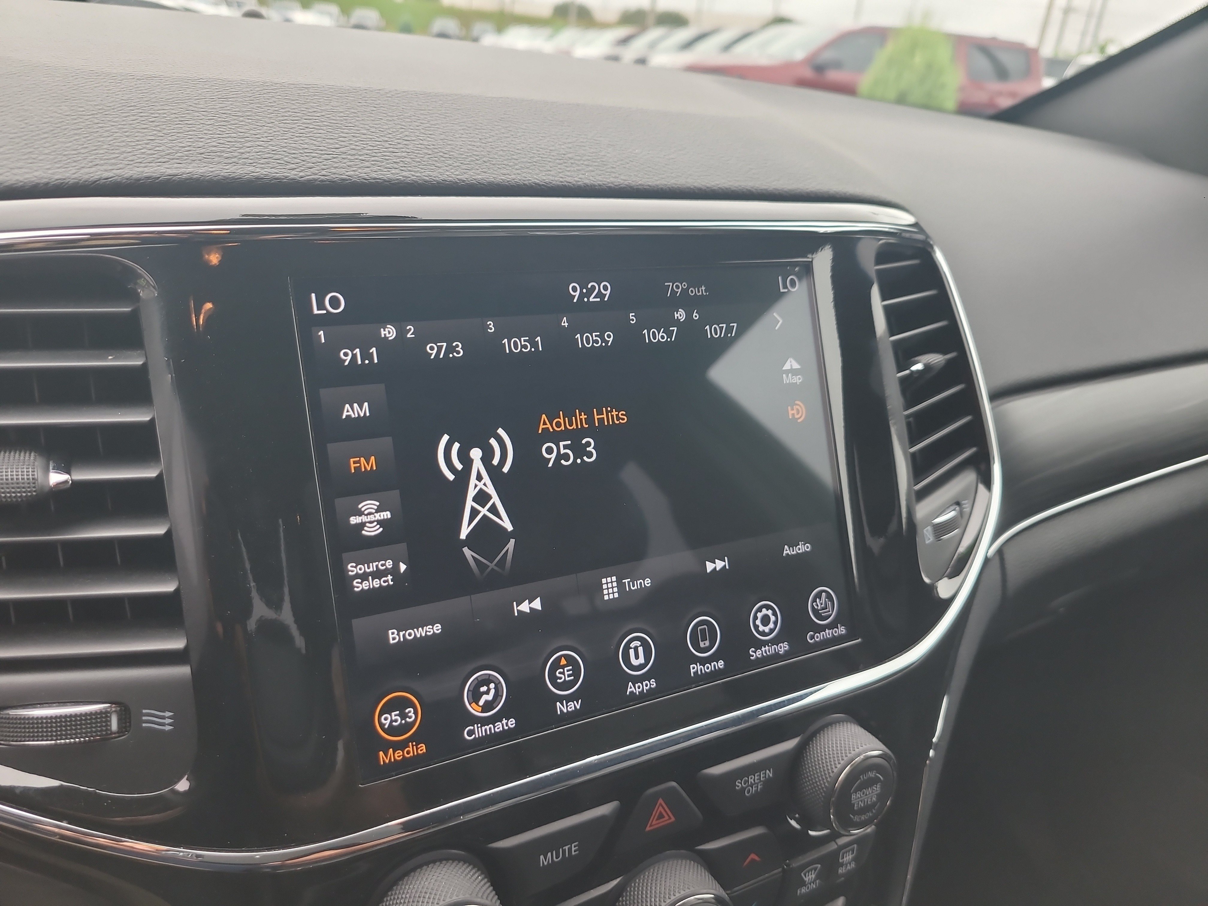 Used 2019 Jeep Grand Cherokee Limited AWD/4WD image 21
