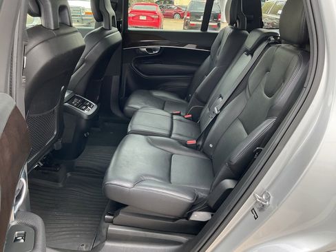 Used 2017 Volvo XC90 T6 Momentum w/ Vision Package image 15