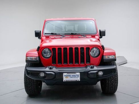 Used 2021 Jeep Gladiator Overland w/ Uconnect 4C Nav & Sound Group image 11