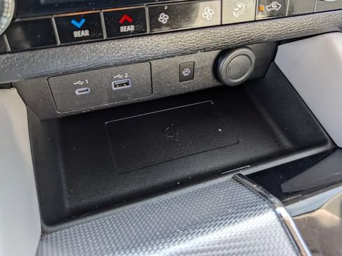 Used 2023 Mitsubishi Outlander SEL FWD image 27