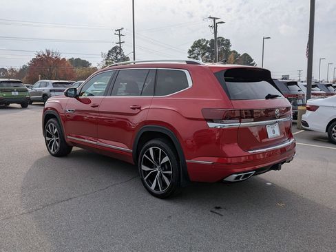 Used 2024 Volkswagen Atlas SEL Premium R-Line image 5