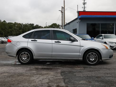 Used 2010 Ford Focus SE image 13