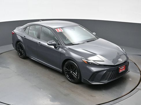 Used 2025 Toyota Camry SE FWD image 34