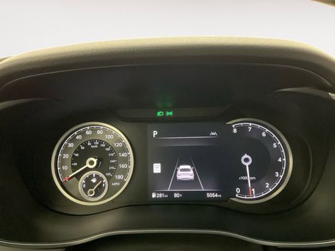 Used 2025 Genesis G70 2.5T image 20