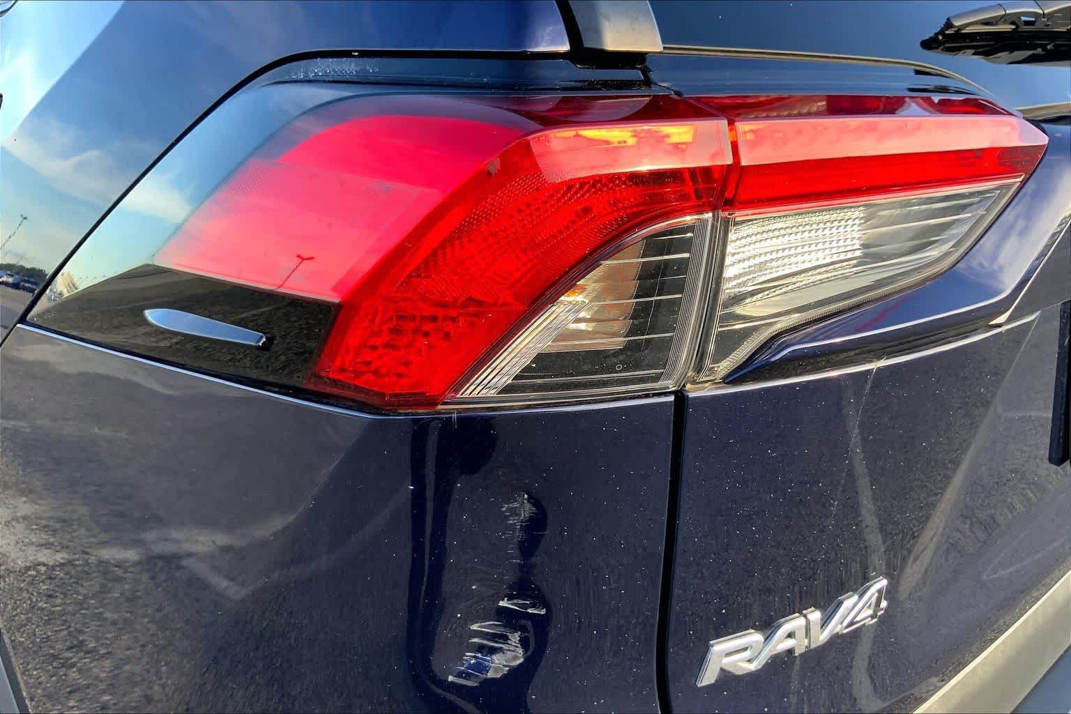 Used 2021 Toyota RAV4 XLE AWD/4WD image 28