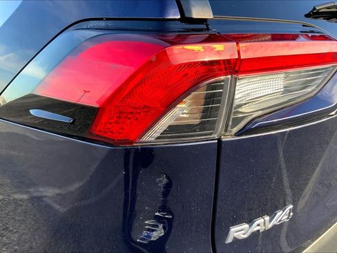 Used 2021 Toyota RAV4 XLE AWD/4WD image 28