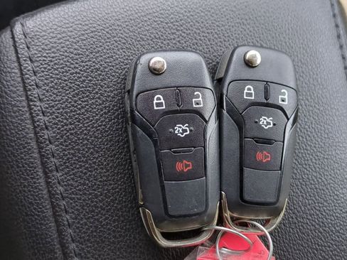 Used 2014 Ford Fusion SE image 33