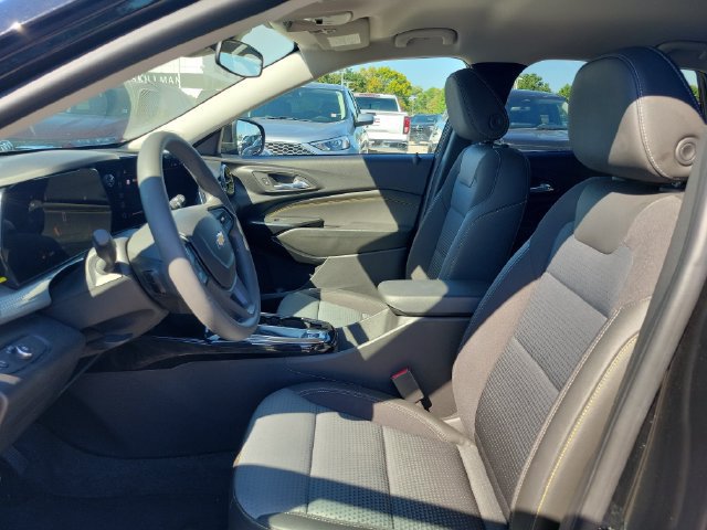 Used 2026 Chevrolet Trax LT FWD image 18
