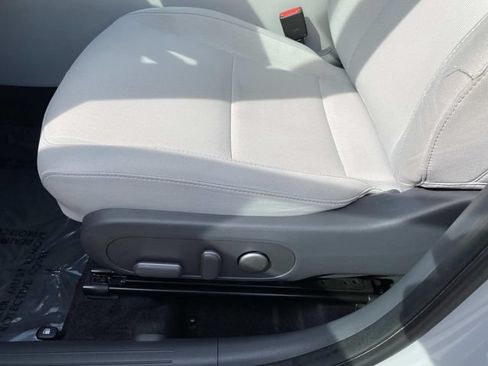 Used 2025 Hyundai Kona SEL AWD/4WD image 19