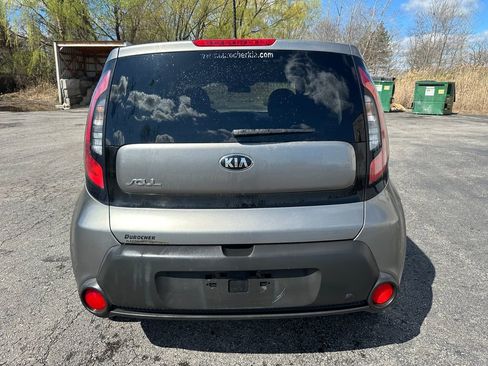Used 2015 Kia Soul + image 12