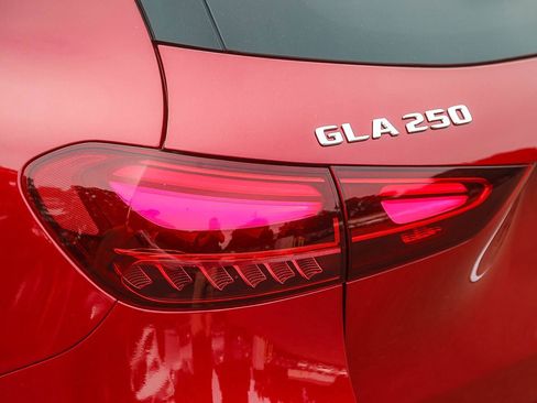 New 2026 Mercedes-Benz GLA 250 image 8