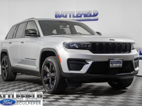 Used 2024 Jeep Grand Cherokee Altitude image 1