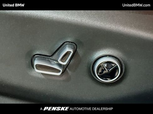 Used 2021 Chrysler Pacifica Pinnacle image 4