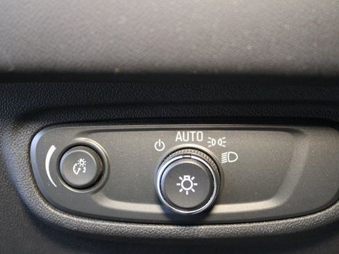 Used 2021 GMC Terrain SLE image 15