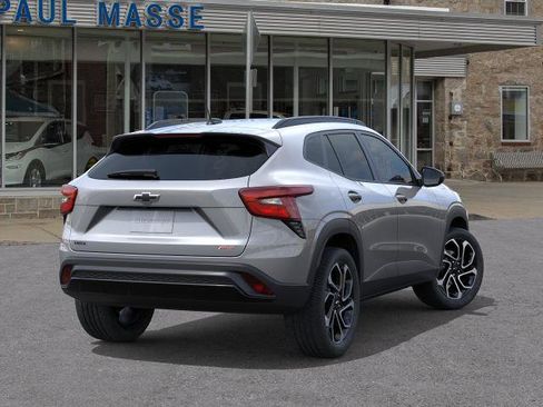 New 2026 Chevrolet Trax RS w/ Sunroof Package FWD image 4