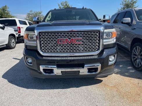 Used 2015 GMC Sierra 2500 Denali w/ Duramax Plus Package image 4