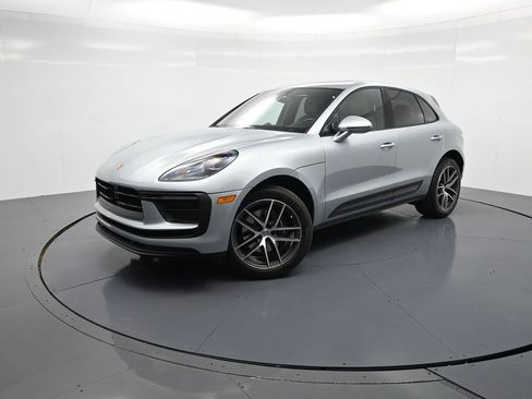 Certified 2023 Porsche Macan image 1