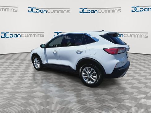 Used 2022 Ford Escape SE FWD image 6