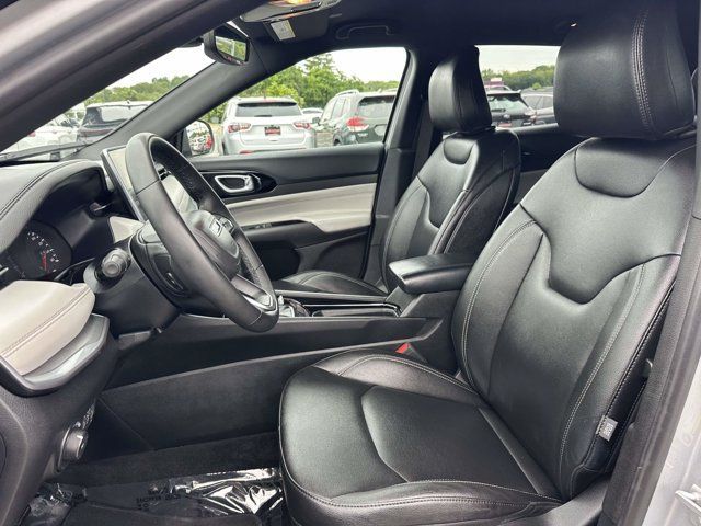 Used 2025 Jeep Compass Limited AWD/4WD image 14