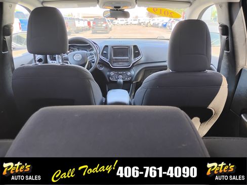 Used 2019 Jeep Cherokee Latitude w/ Popular Appearance Group AWD/4WD image 14