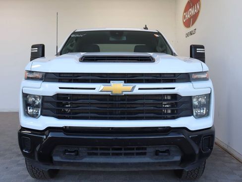 Used 2024 Chevrolet Silverado 2500 Custom w/ Custom Value Package AWD/4WD image 2