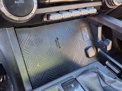 Used 2025 Toyota Tacoma TRD Off-Road image 8