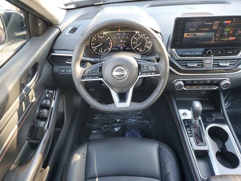 Certified 2023 Nissan Altima 2.5 SR w/ SR Premium Package image 17