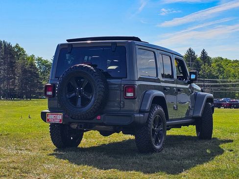 Used 2021 Jeep Wrangler Unlimited Sahara AWD/4WD image 3
