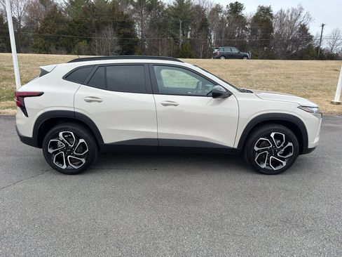 New 2026 Chevrolet Trax RS w/ Sunroof Package image 3