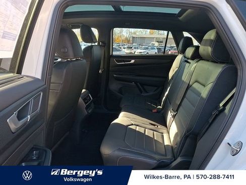 New 2026 Volkswagen Atlas Cross Sport SEL R-Line AWD/4WD image 5