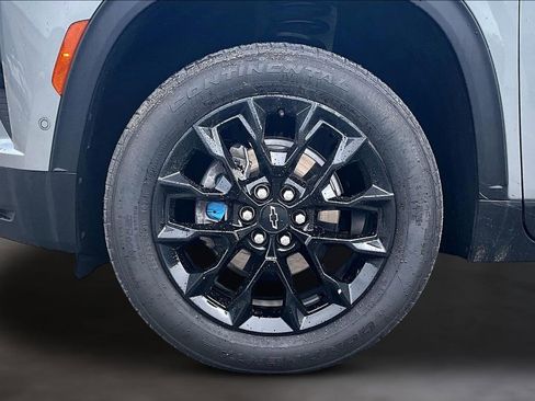 Used 2024 Chevrolet Traverse LT w/ Enhanced Driving Package FWD image 32