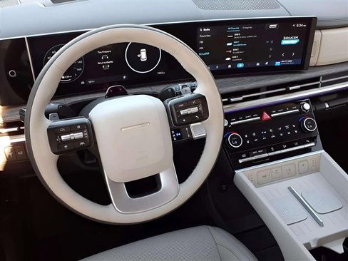 Certified 2025 Hyundai Santa Fe Calligraphy image 11