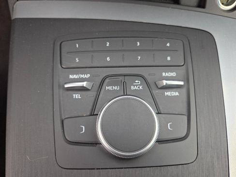 Used 2020 Audi Q5 2.0T Premium w/ Titanium Sport Package image 23