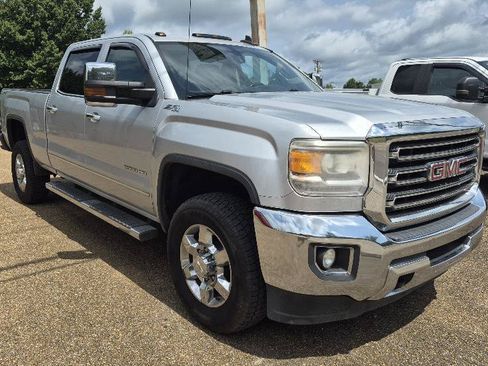 Used 2015 GMC Sierra 2500 SLT w/ Suspension Package, Off-Road AWD/4WD image 4