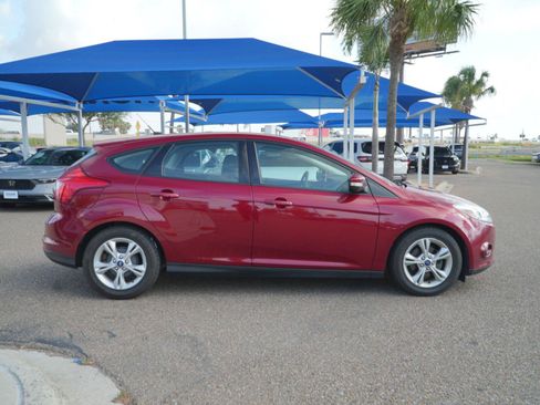 Used 2014 Ford Focus SE w/ Interior Protection Package FWD image 2