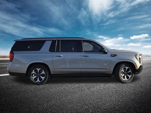 New 2026 GMC Yukon XL AT4 Ultimate w/ LPO, Illumination Package image 27